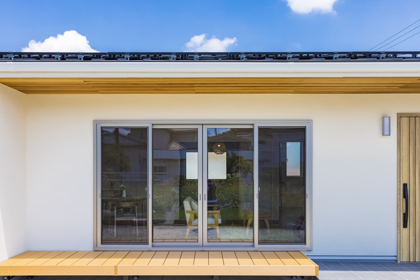 ウッドデッキのある平屋住宅