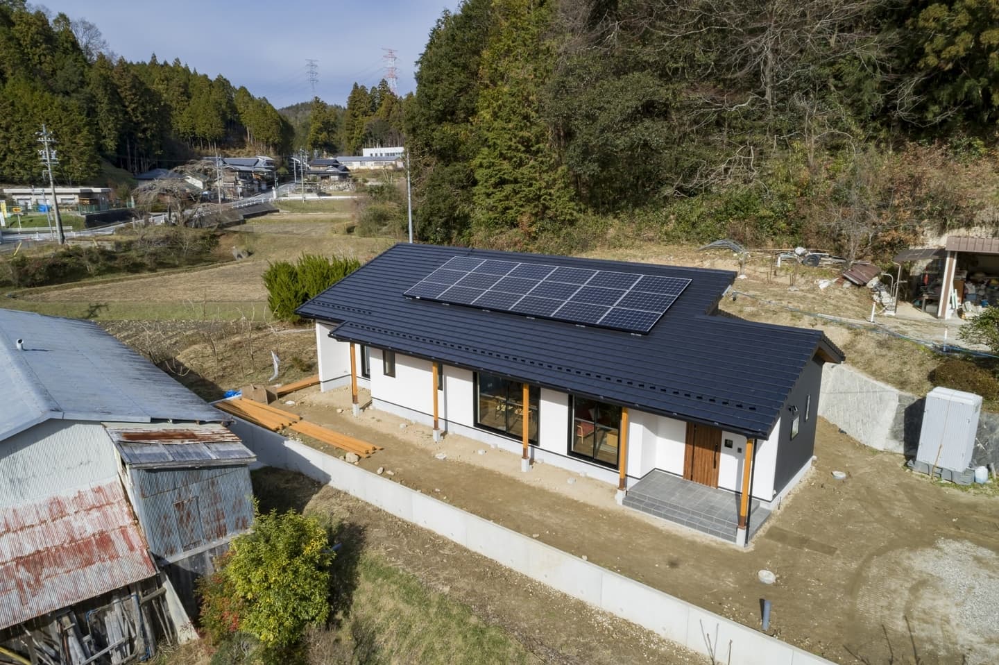 太陽光パネルが搭載された家